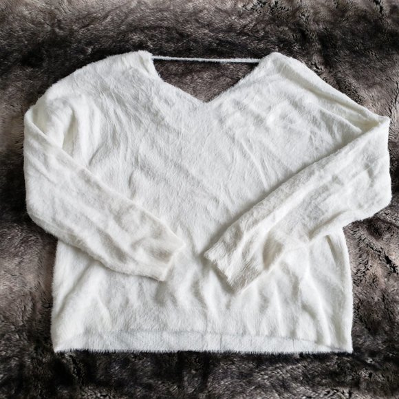 Forever 21+ Fuzzy V-Neck Sweater Size 0X - Picture 2 of 5